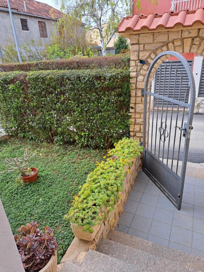 Apartment Penic Kastela Exterior photo